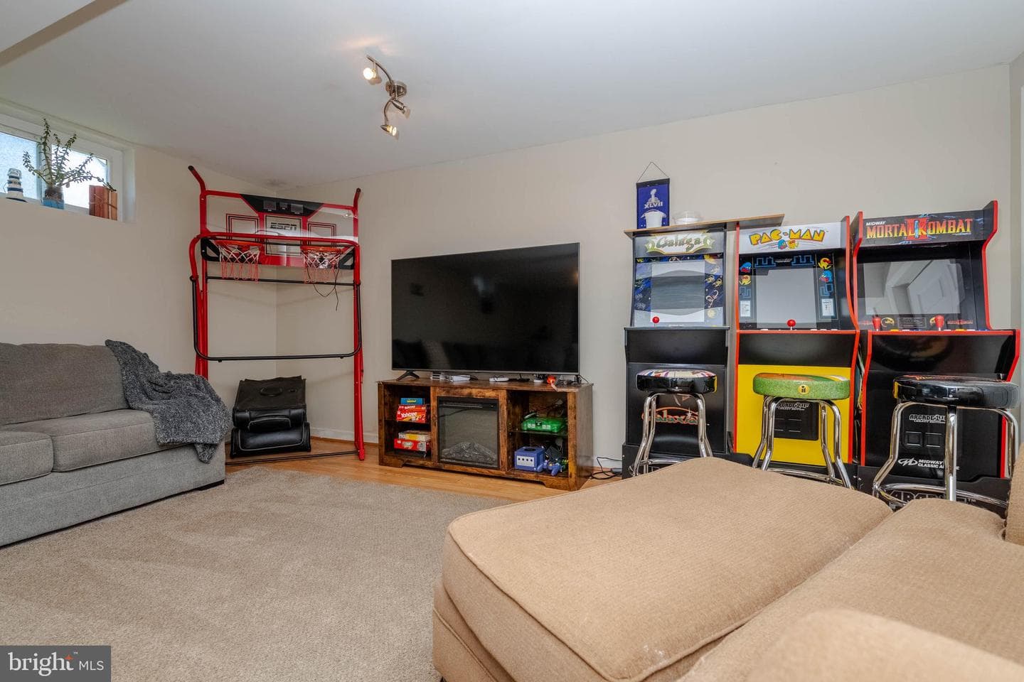 411 Warren Road photo 34