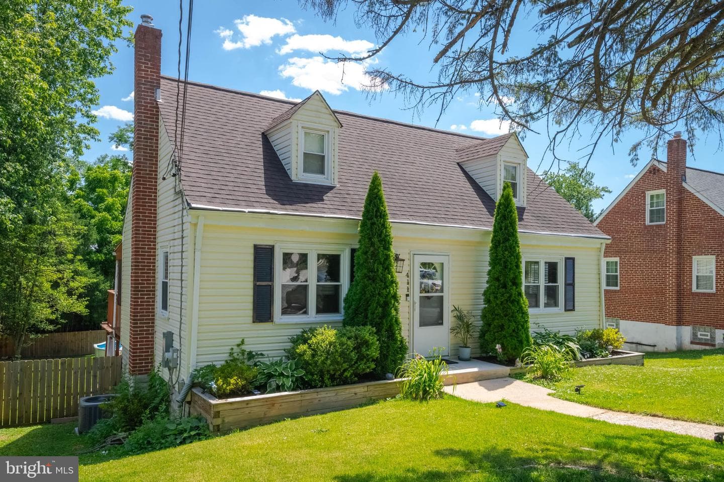411 Warren Road photo 4