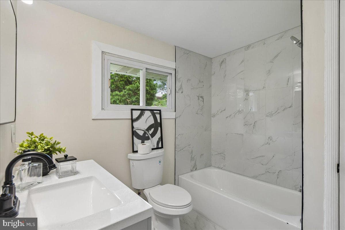 1204 Saint Andrews Way photo 13