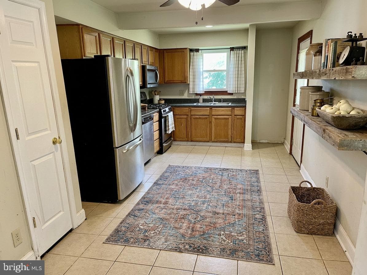 10 Avenal Road photo 3