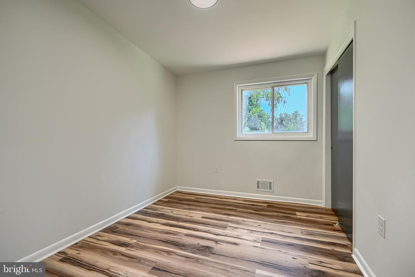 6821 Barnett Road photo 23
