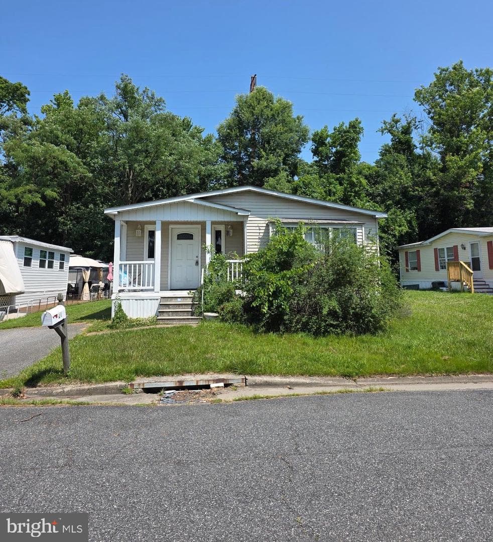 24 Tearose Dr, Middle River