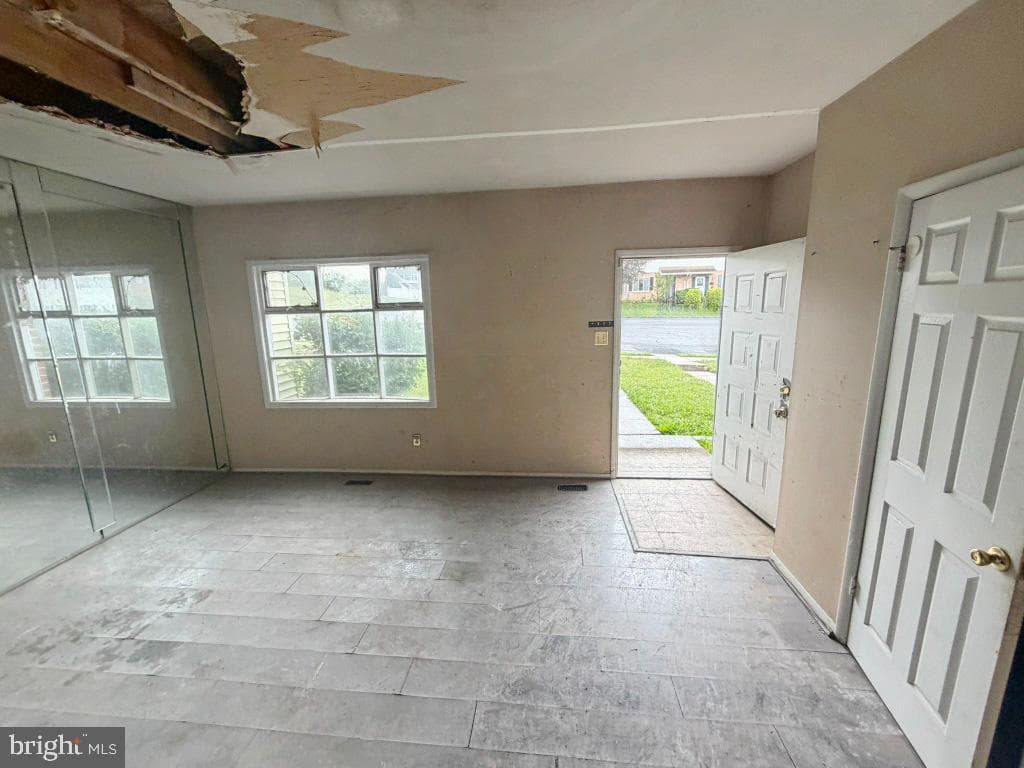 2039 Wintergreen Place photo 6