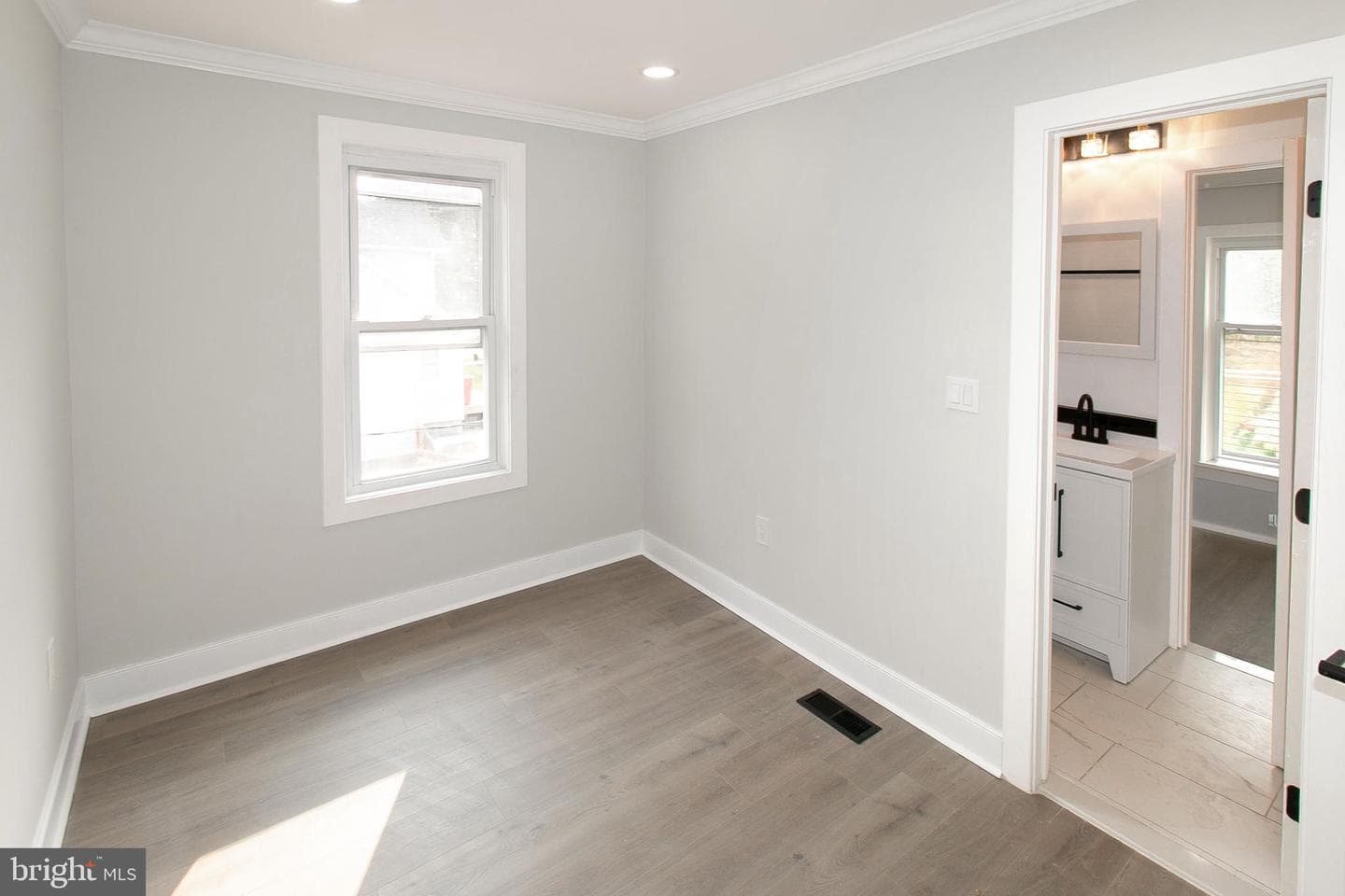 3437 Liberty Gardens Road photo 18