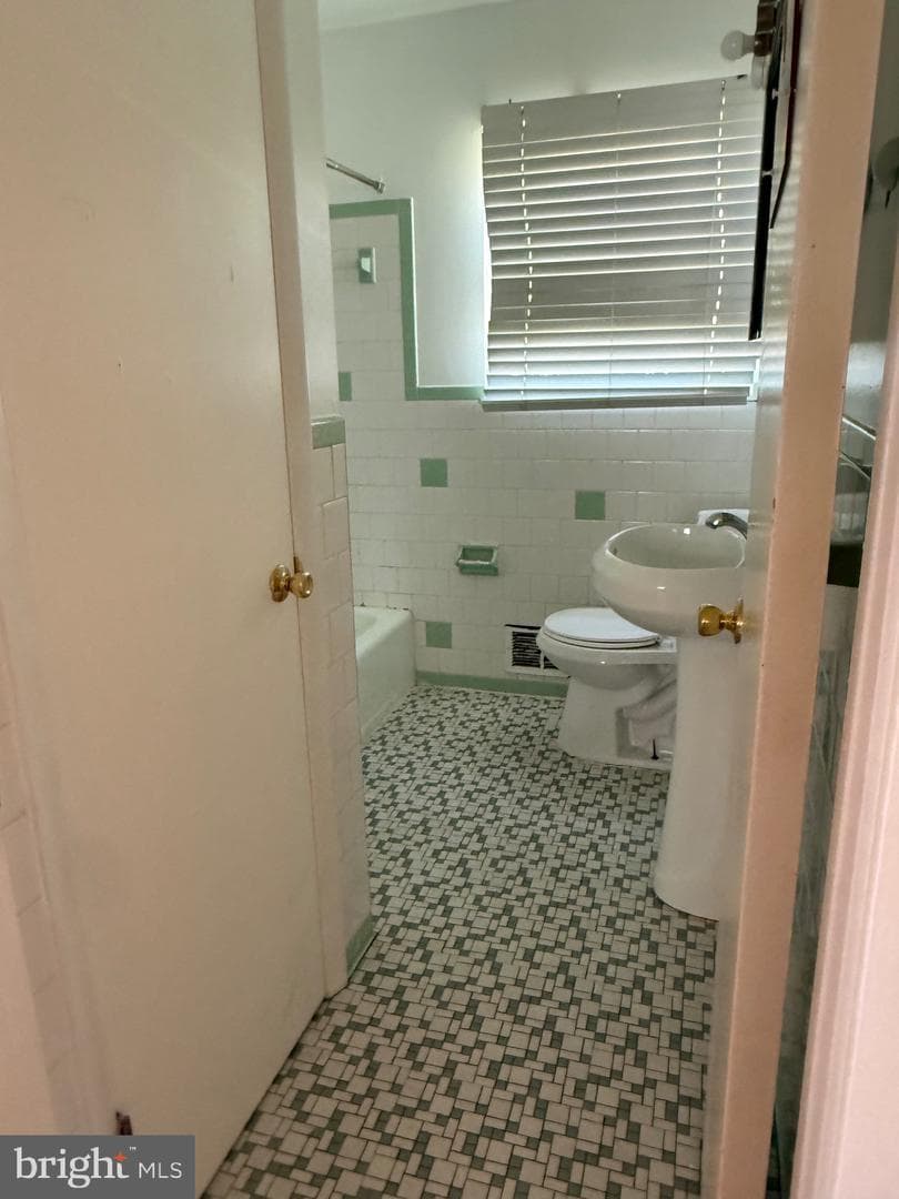 1127 Daniels Avenue photo 9