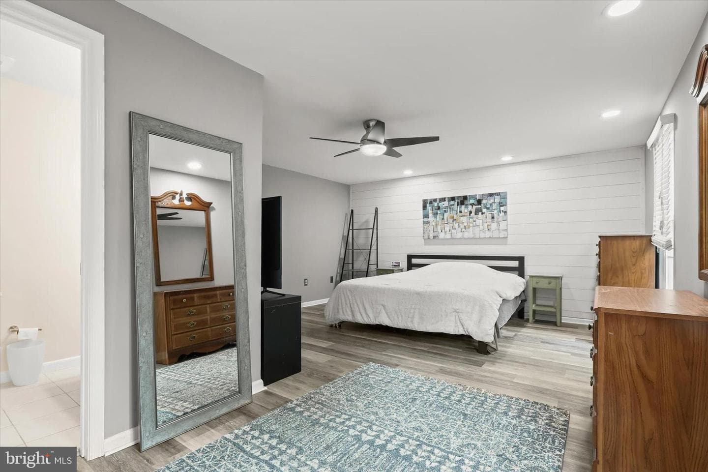 8614 Tower Bridge Way photo 18