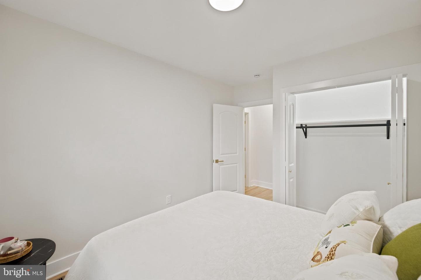 700 Hilton Avenue photo 13