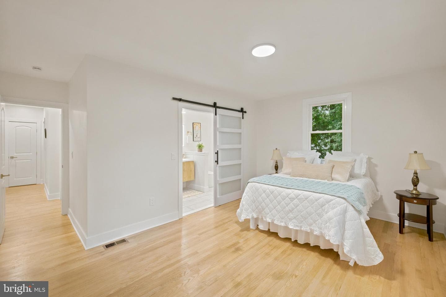700 Hilton Avenue photo 15