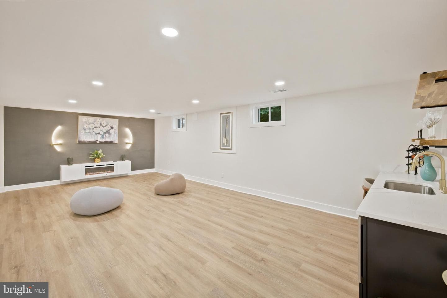 700 Hilton Avenue photo 19