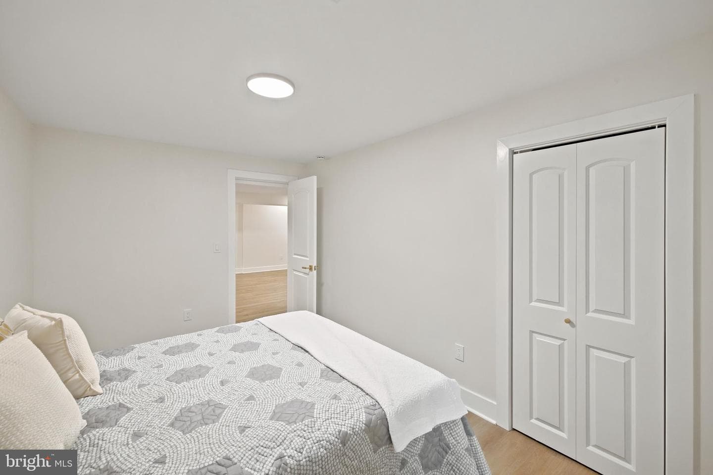 700 Hilton Avenue photo 23
