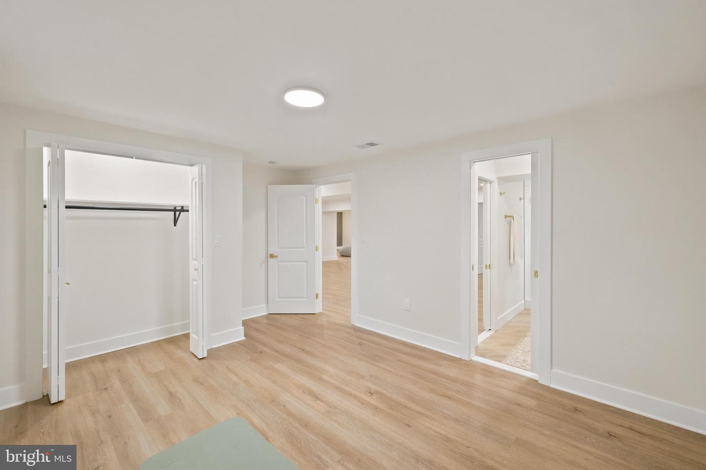 700 Hilton Avenue photo 25