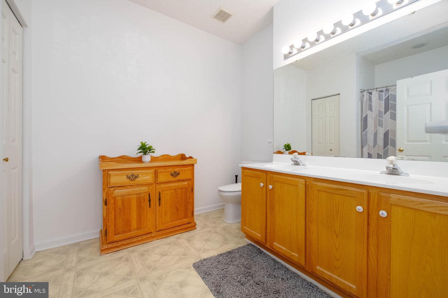 5082 Brightleaf Court photo 17