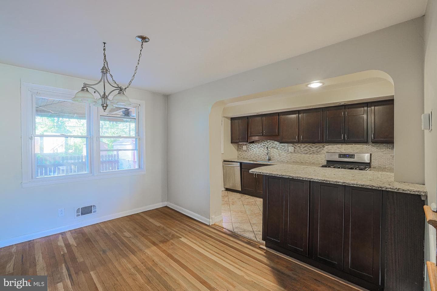 8529 Harris Ave photo 11