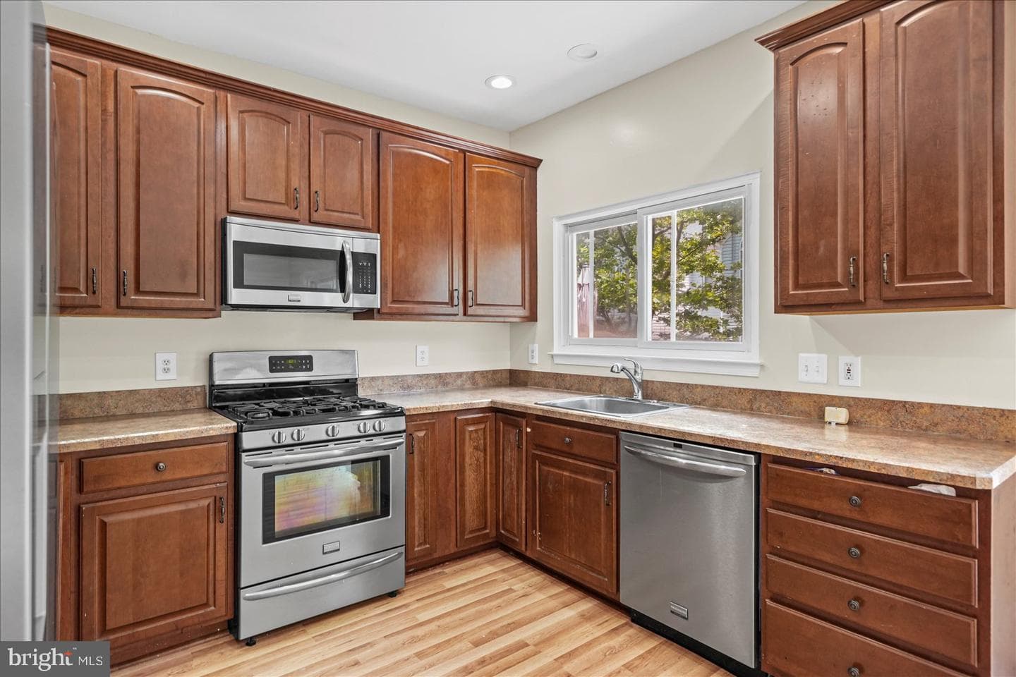 4303 Huntshire Rd photo 13