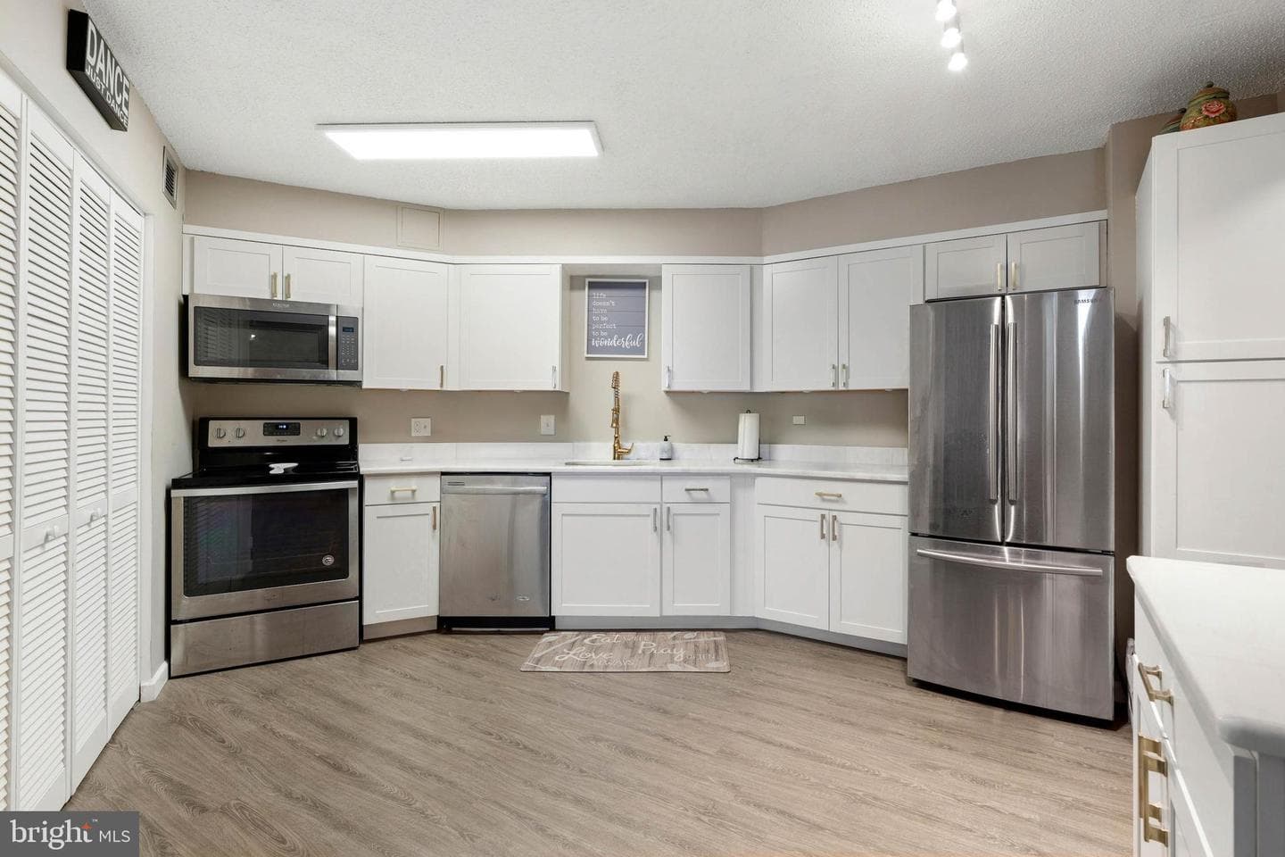 205 E Joppa Road #1507 photo 3