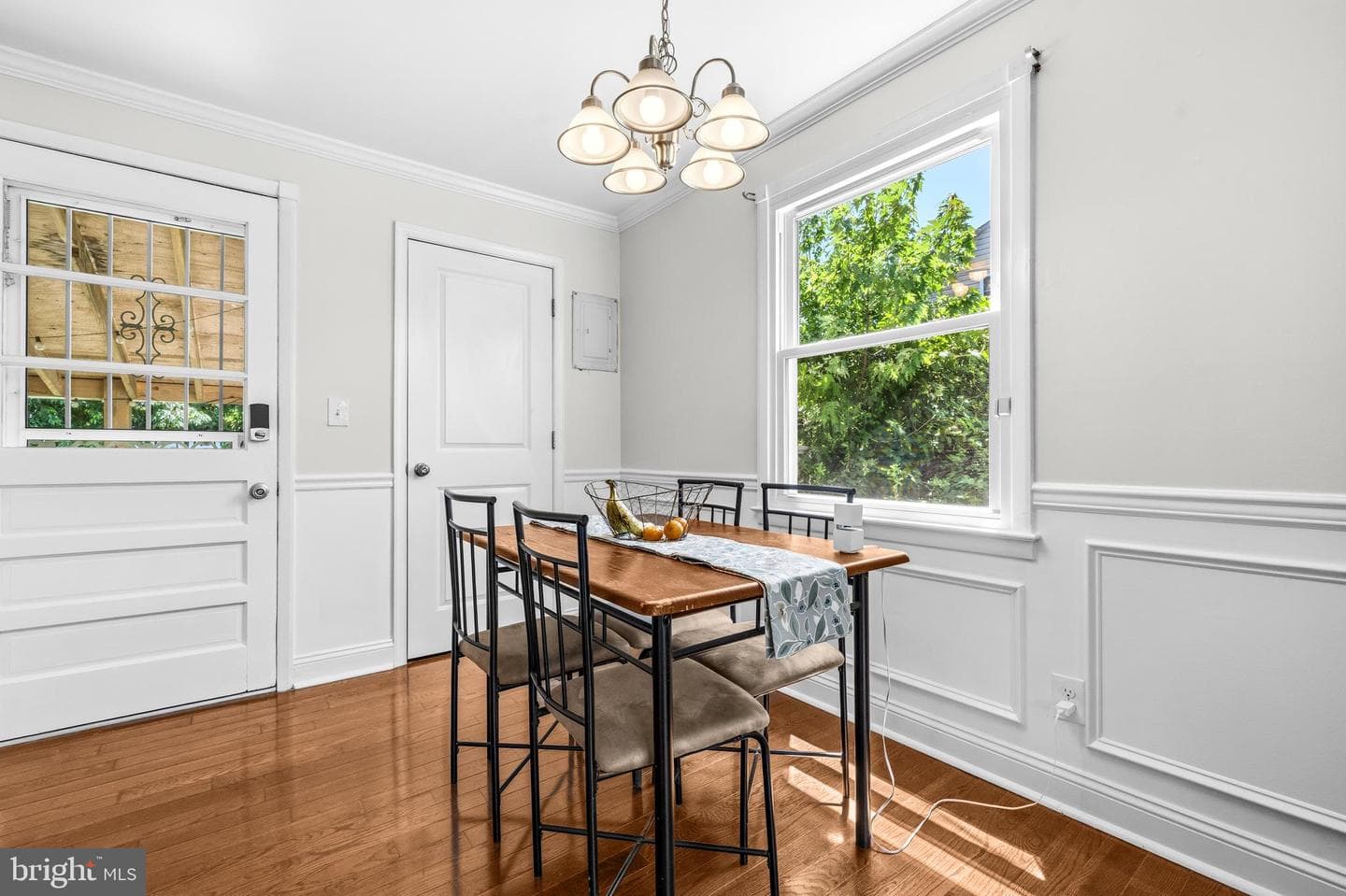 733 Leafydale Terrace photo 9