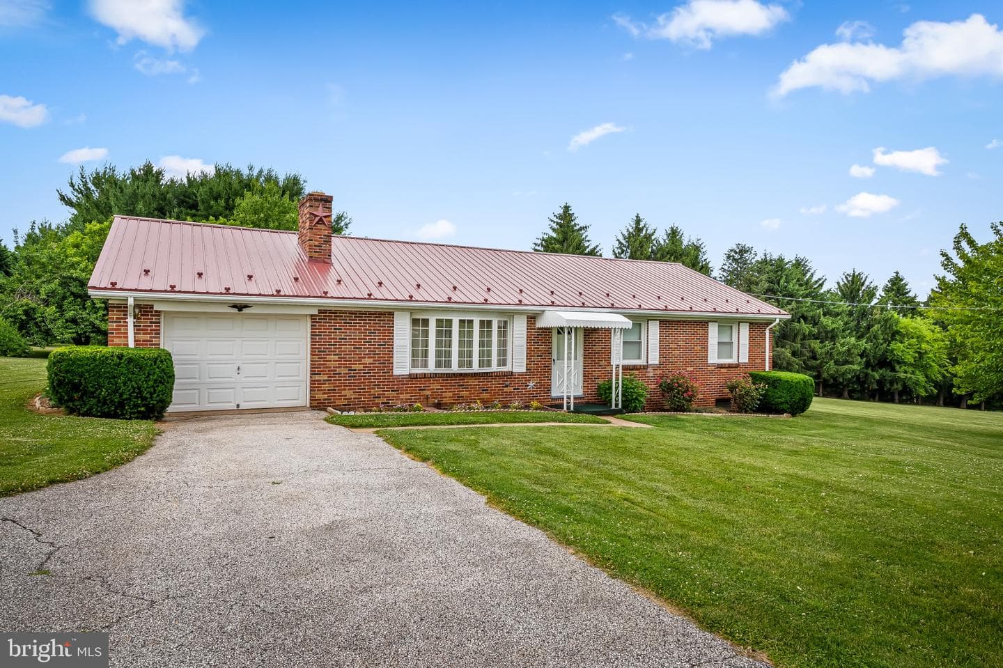 2104 And 2100 Peterman Road, Freeland