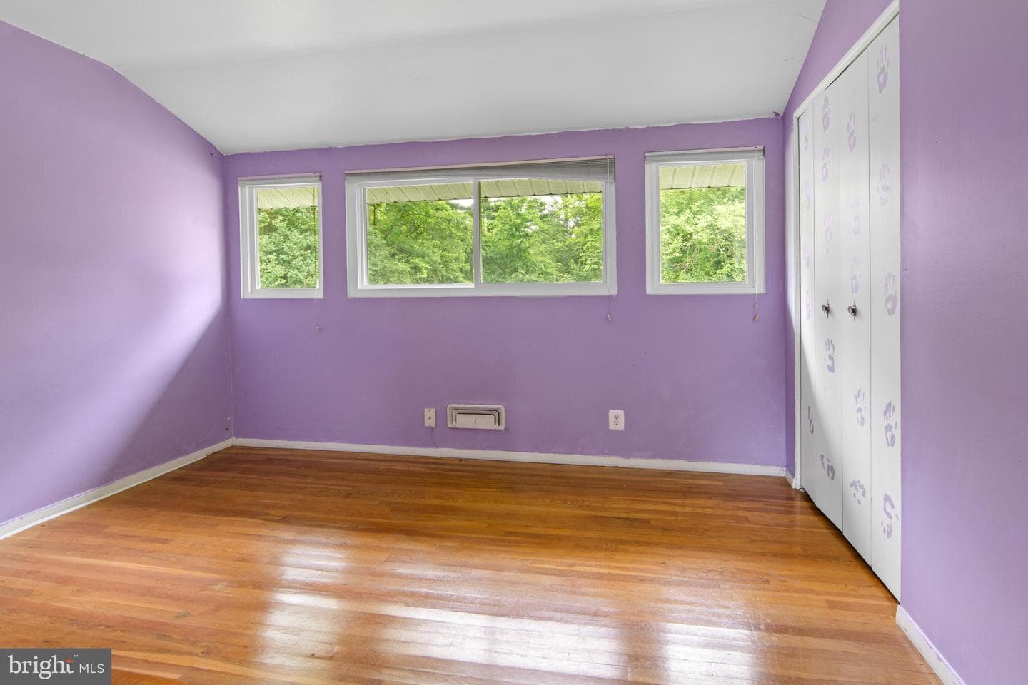 7905 Winterset Avenue photo 14
