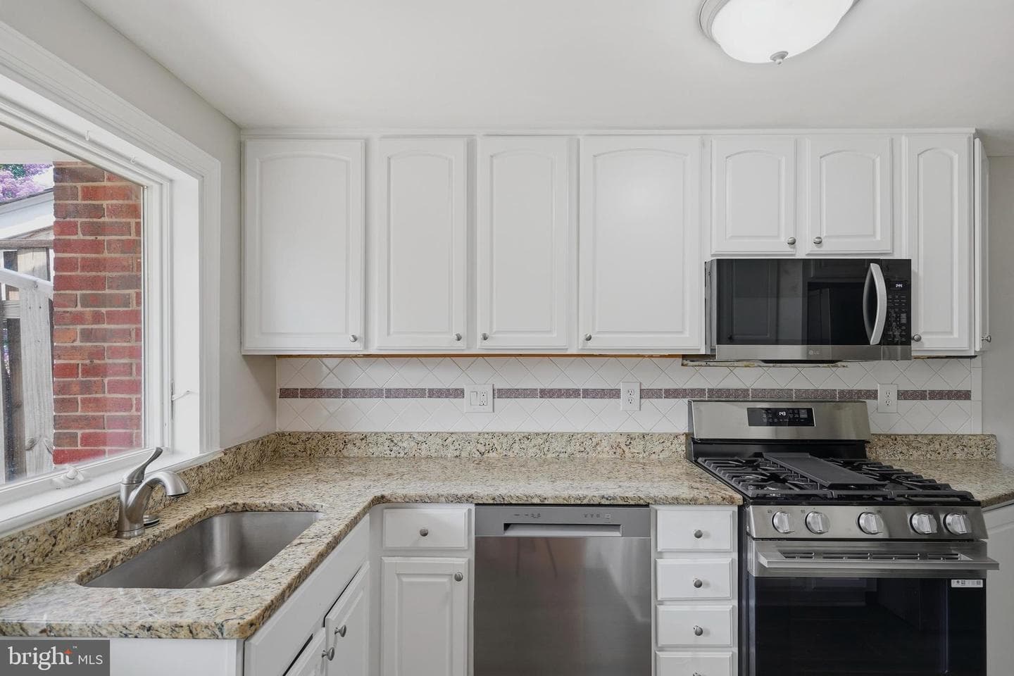 8614 Pleasant Plains photo 10