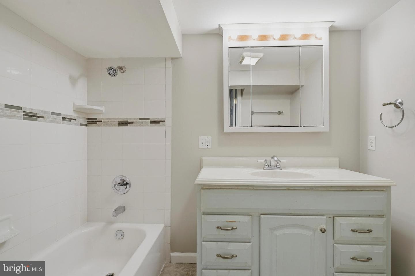 8614 Pleasant Plains photo 32