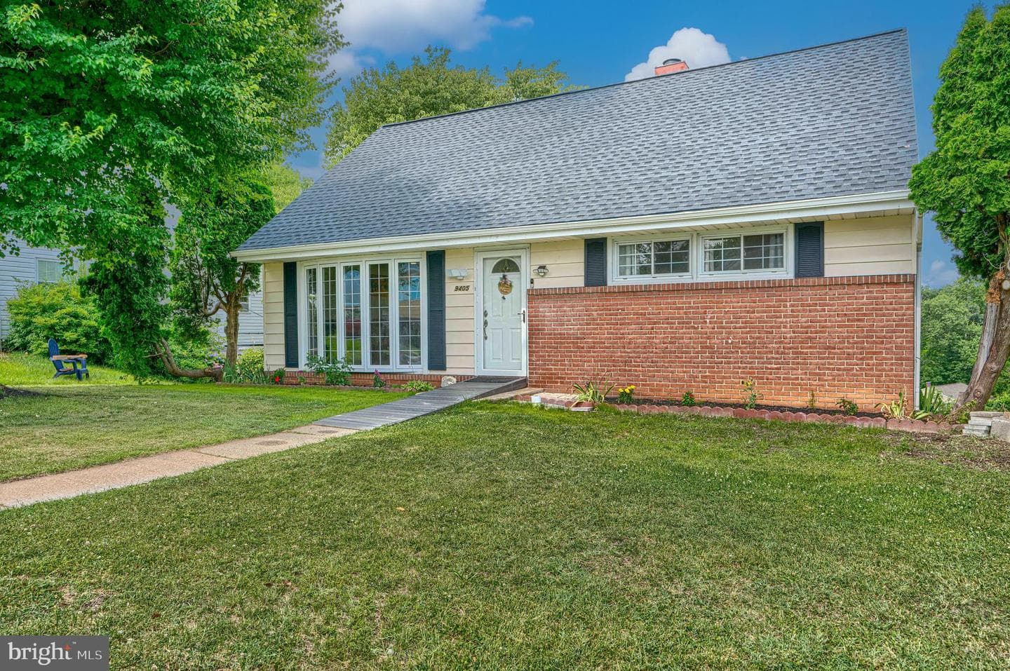 9405 Thornewood Court photo 3