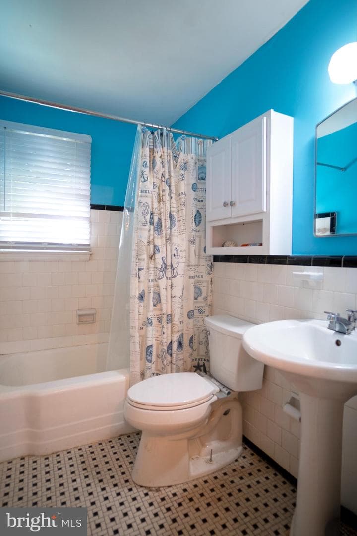 2218 Gaylawn Drive photo 4