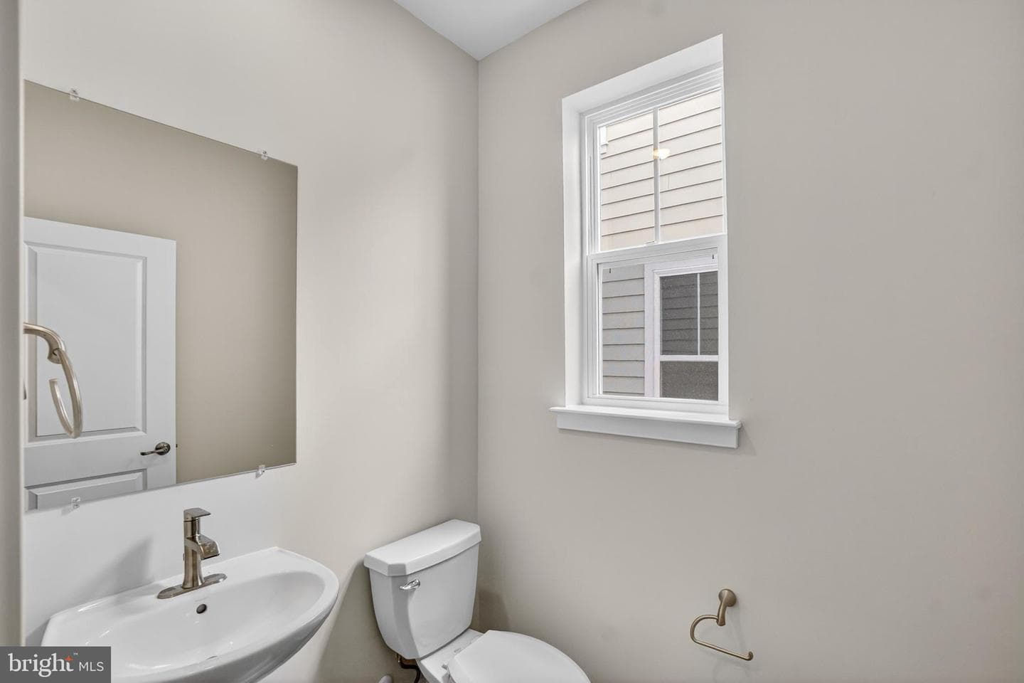 504 Willowshire Street photo 15