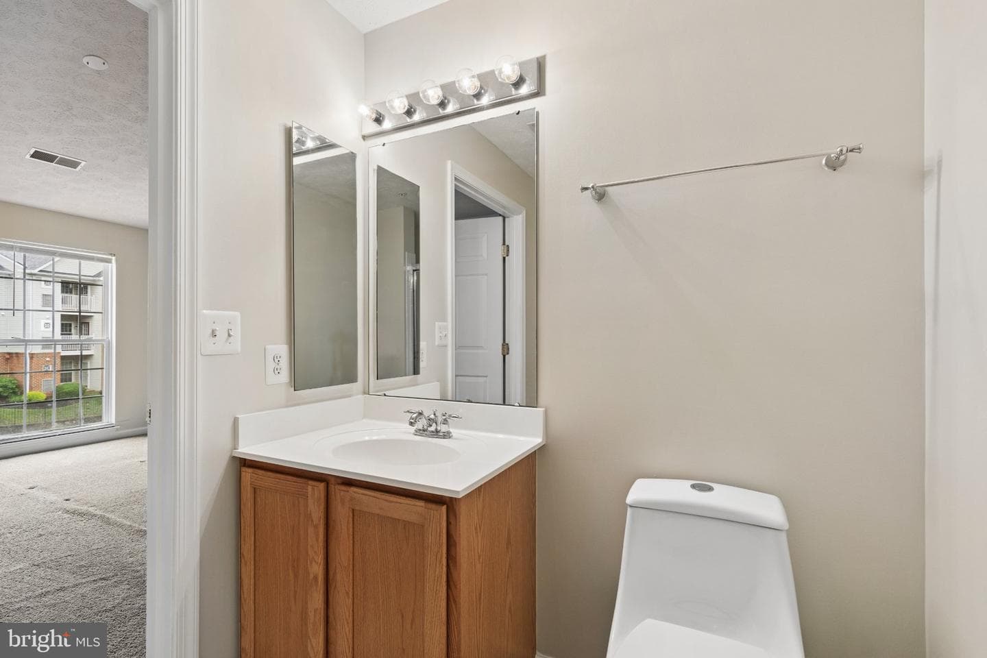 5051 Marchwood Court #6j photo 17