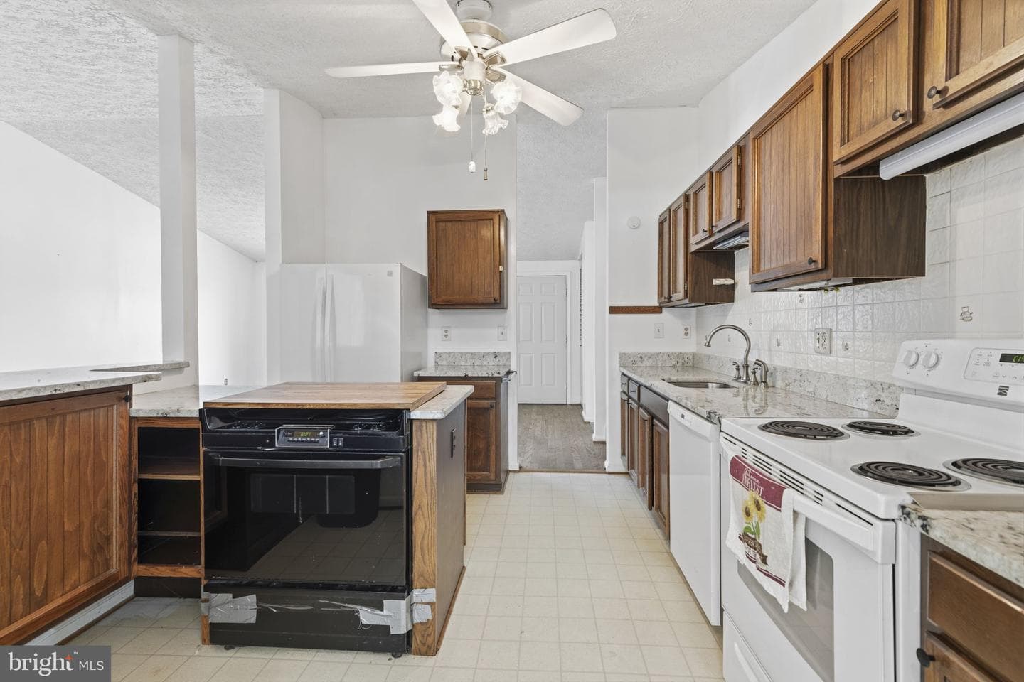 14 Tulip Tree Court photo 8