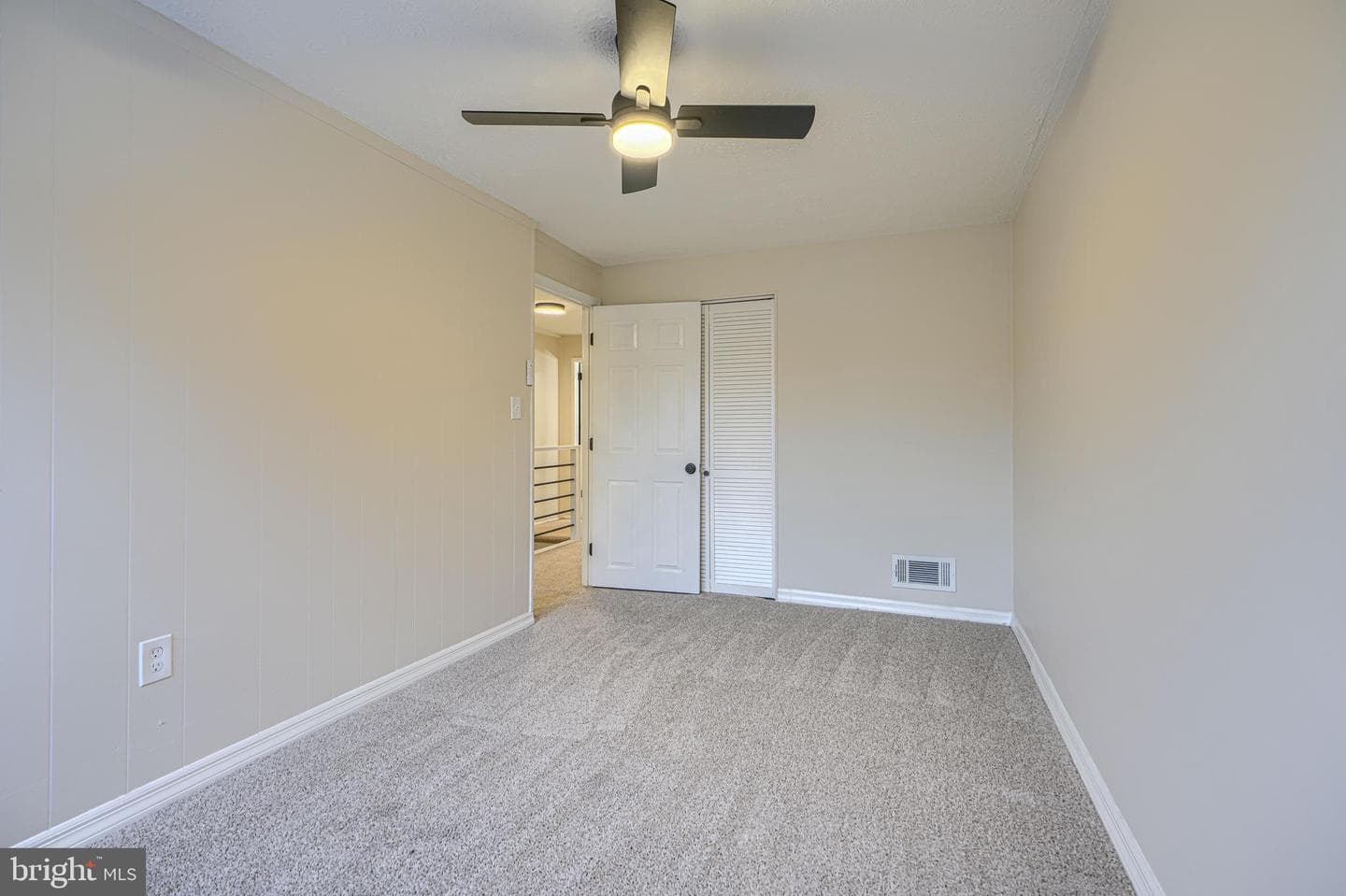 2044 Larkhall photo 26