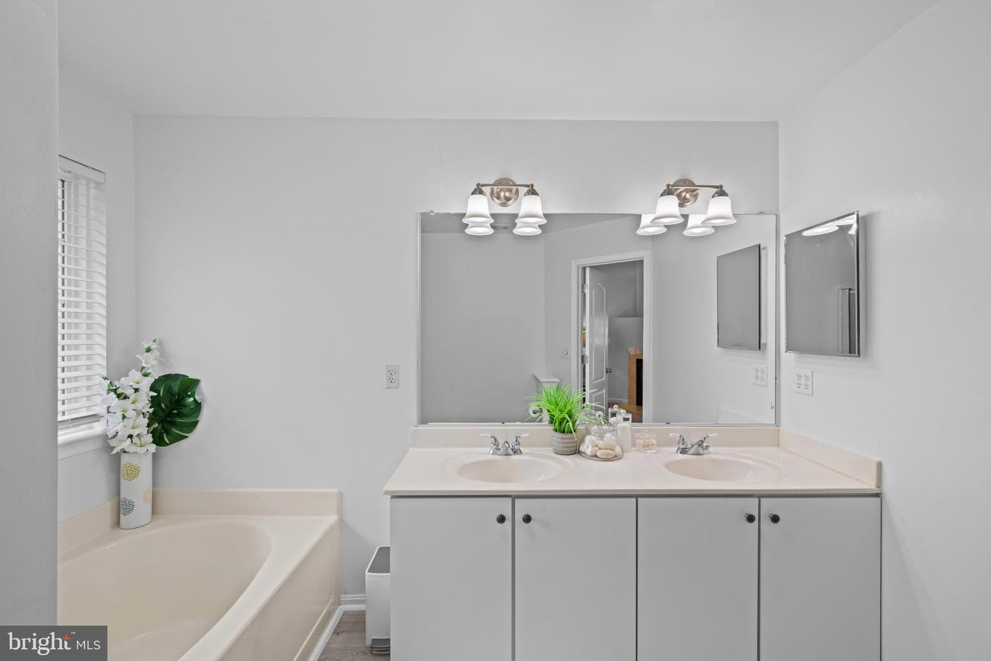 220 Persimmon Circle photo 22