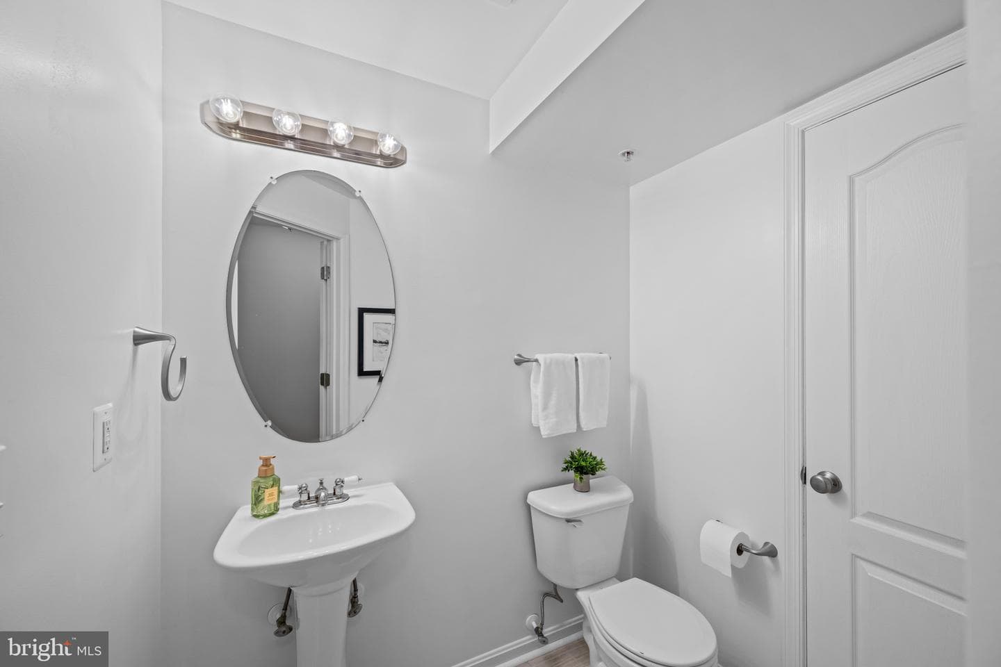 220 Persimmon Circle photo 27