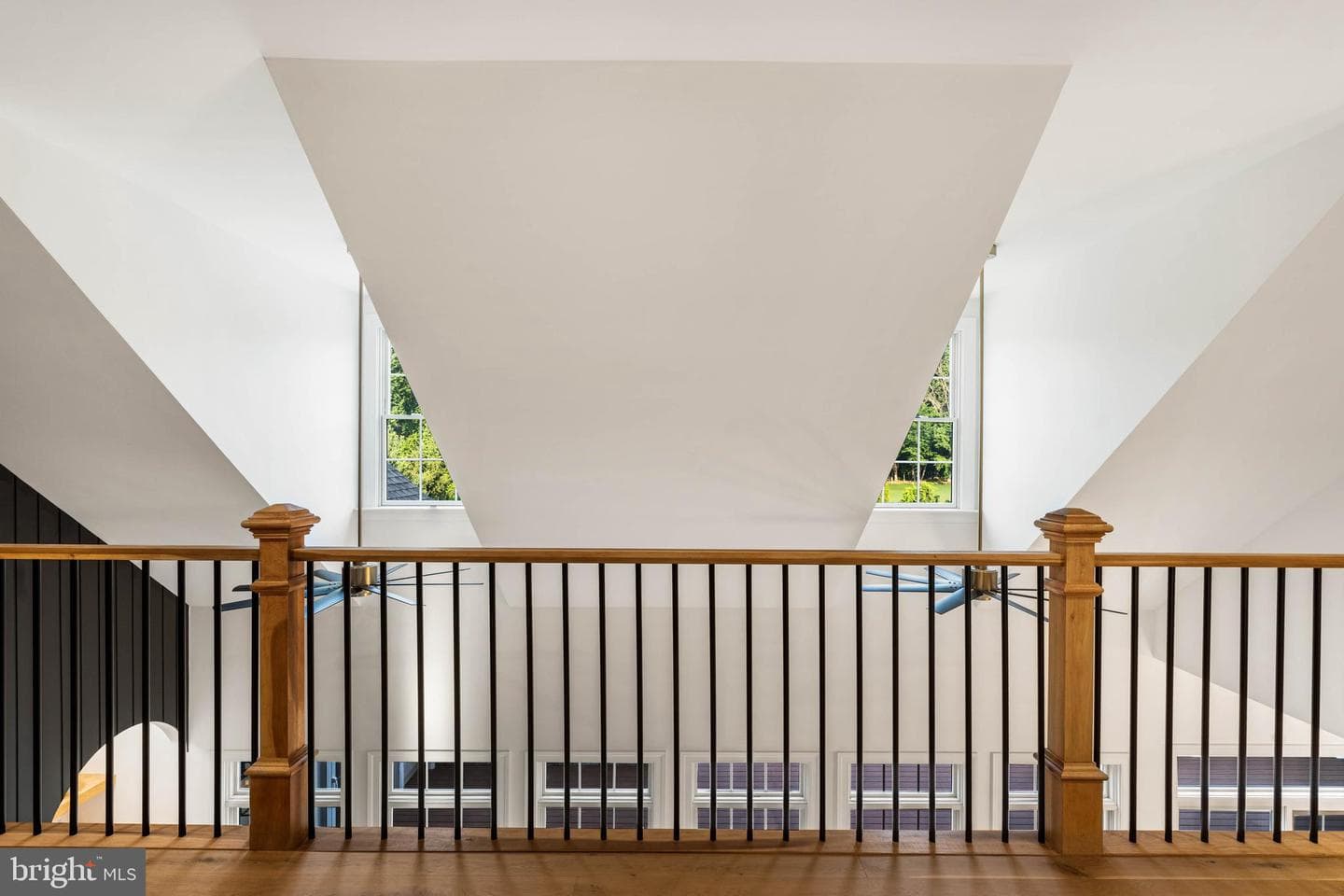 9 Three Sisters Court photo 37