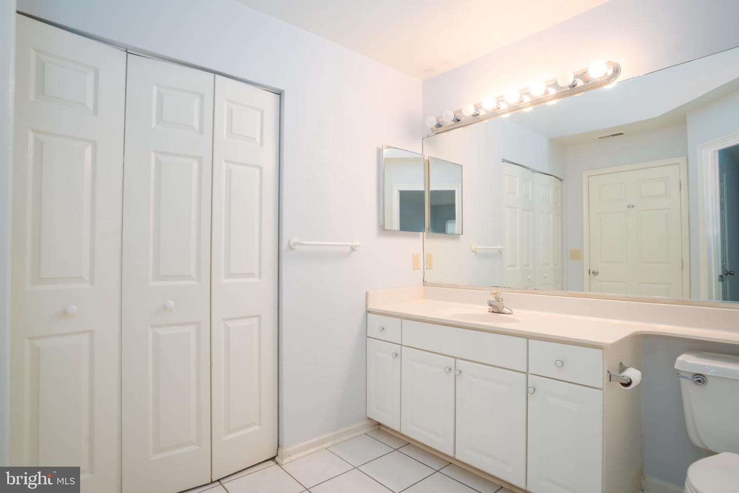 4401 Silverbrook Ln # B101 photo 10