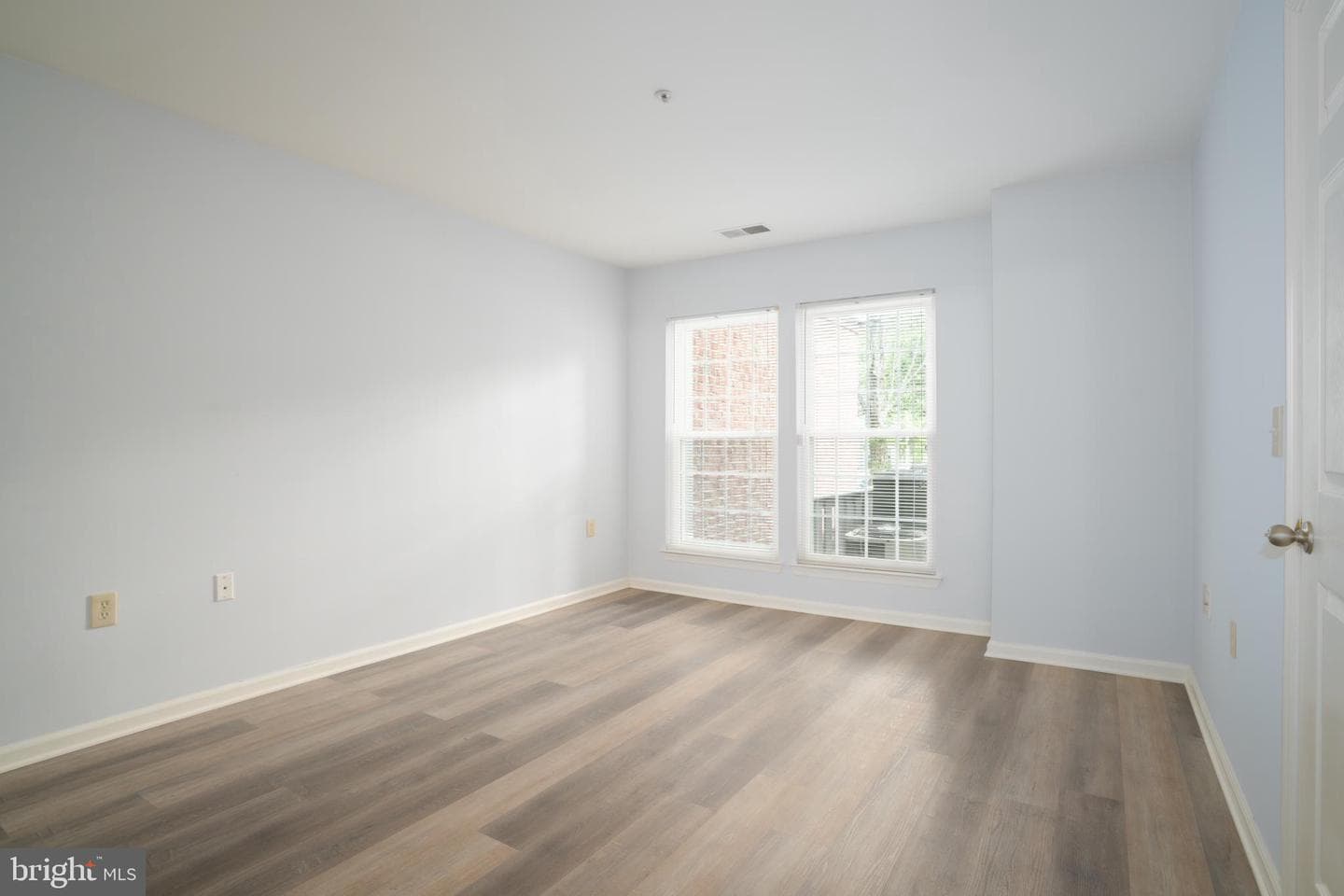 4401 Silverbrook Ln # B101 photo 7