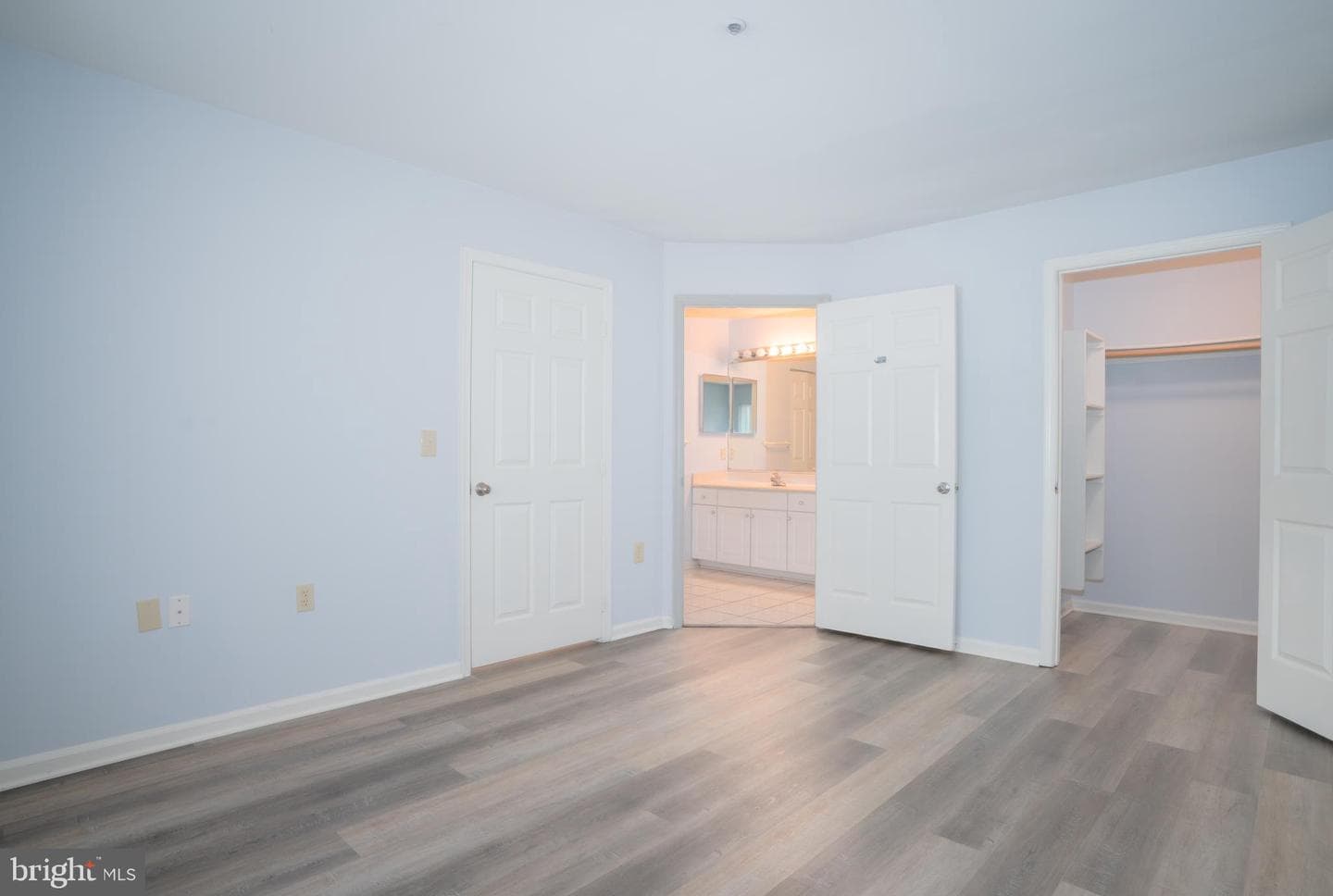 4401 Silverbrook Ln # B101 photo 9
