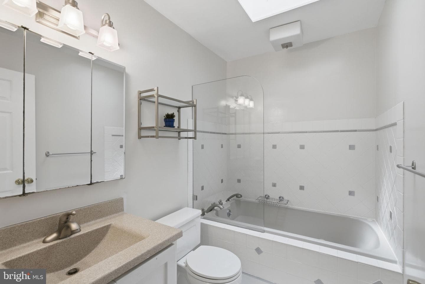 529 Chatterton Road photo 36