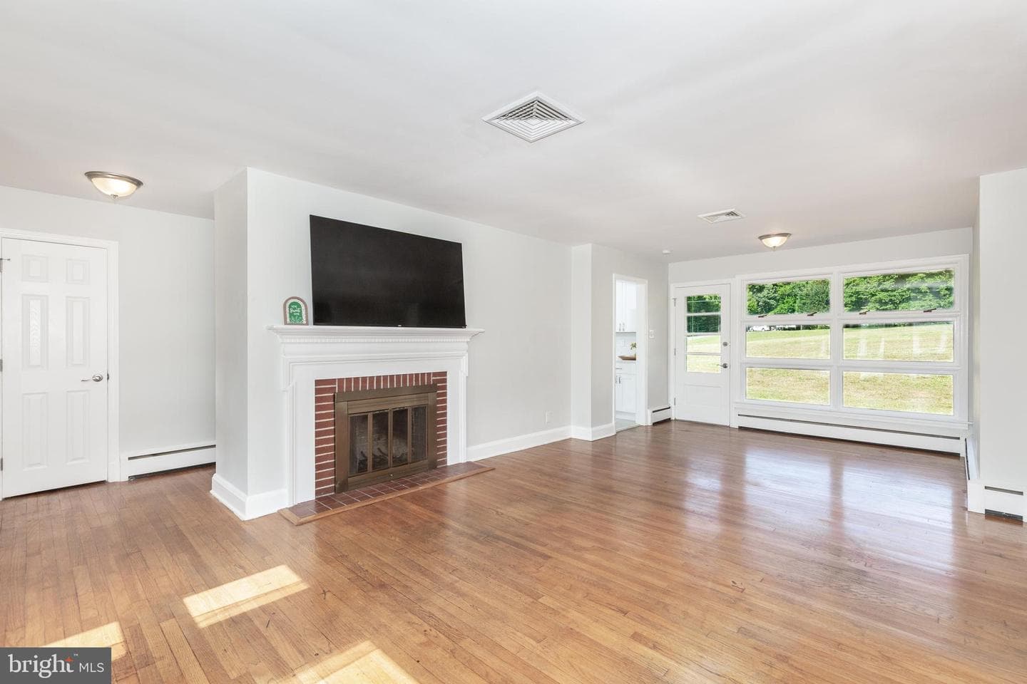15022 Hanover Pike photo 5