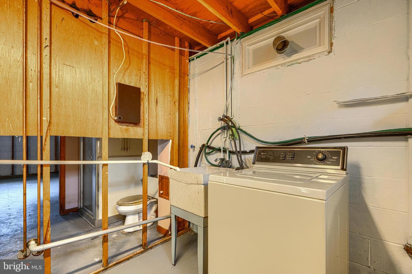 9607 Alda Drive photo 28