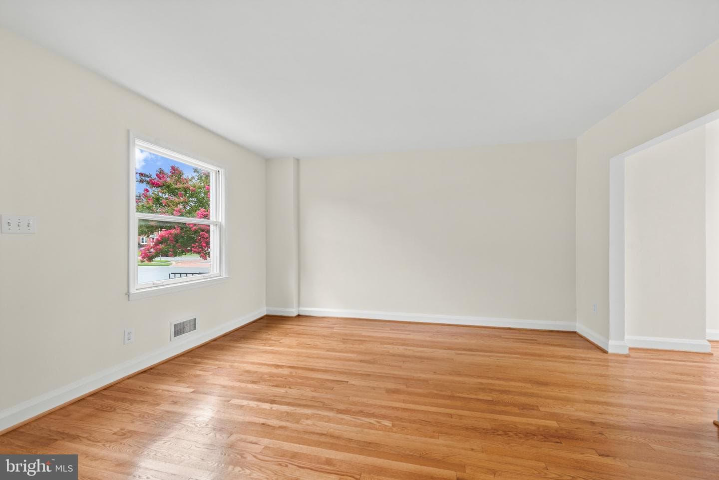 2207 Hawthorne Road photo 5