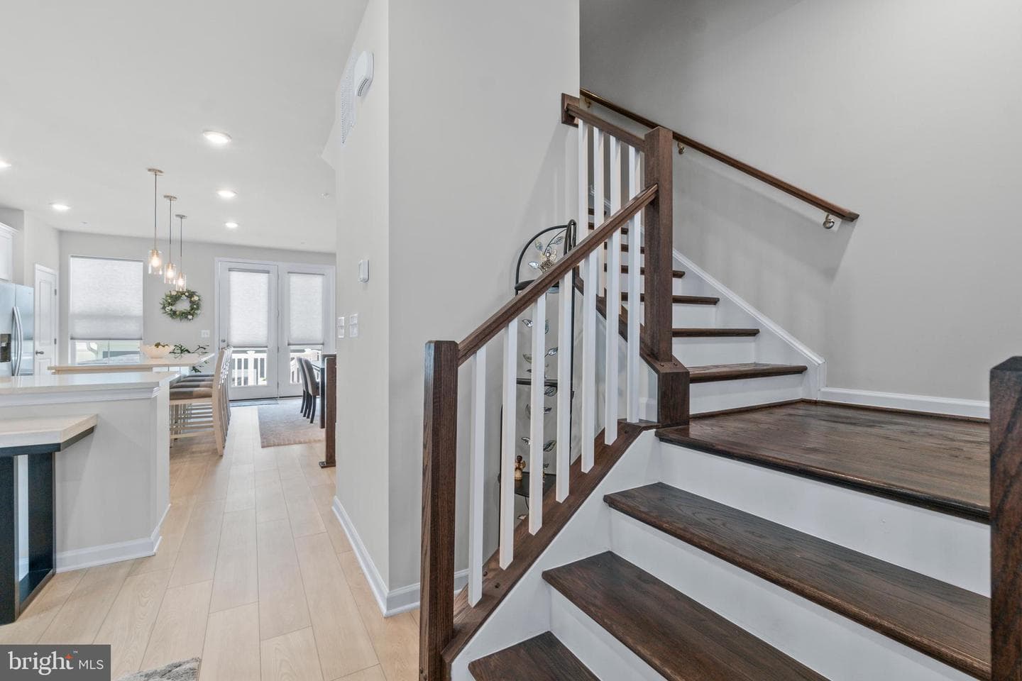 611 Ladywell Street photo 20