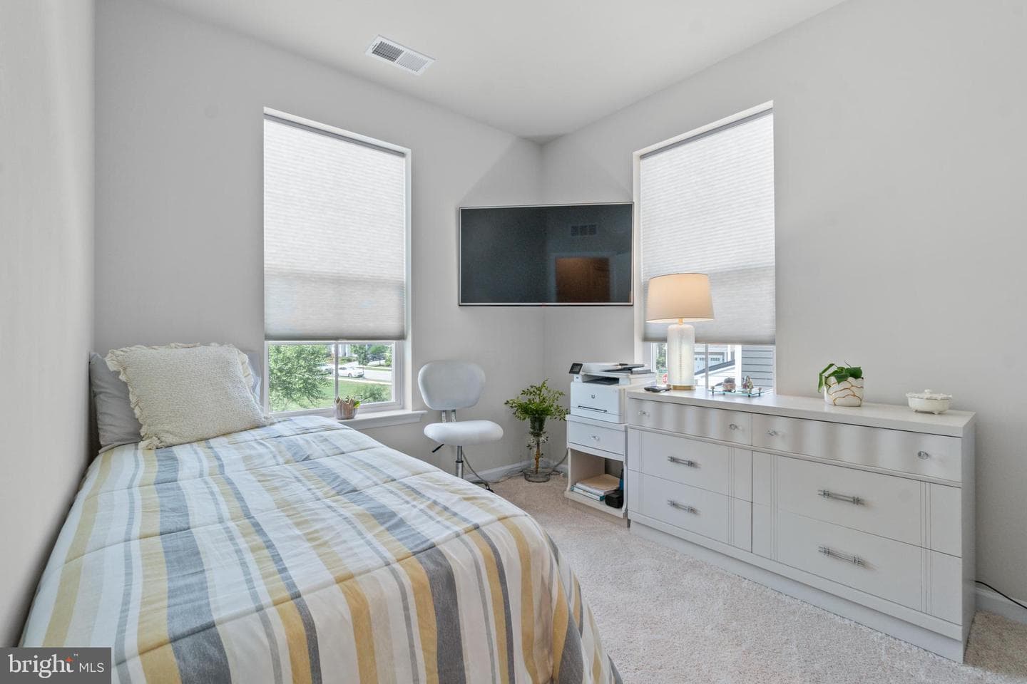 611 Ladywell Street photo 25