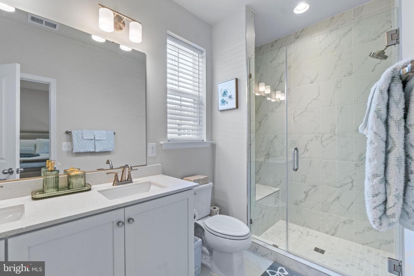 611 Ladywell Street photo 32