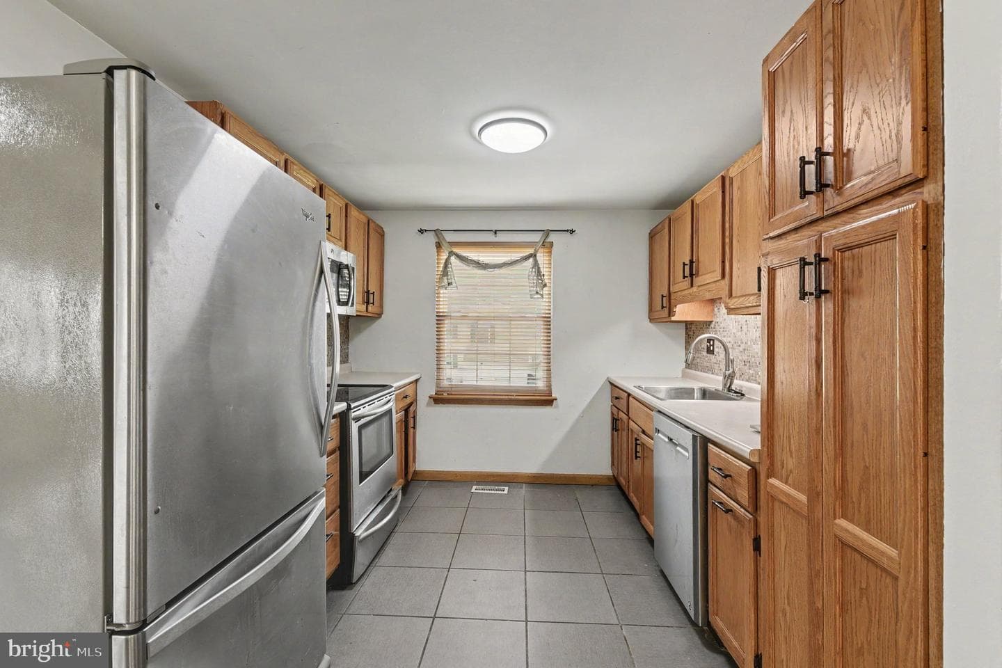5427 Balistan Road photo 9