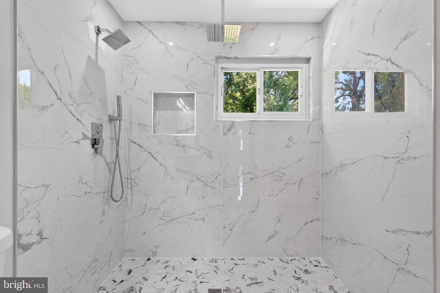 1127 Gypsy Lane W photo 25