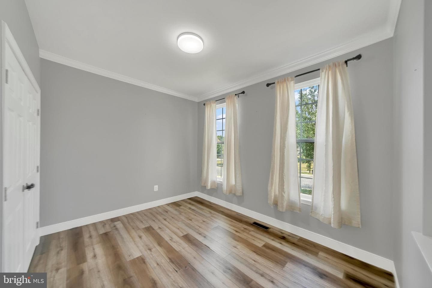 5707 Fieldcrest Drive photo 9