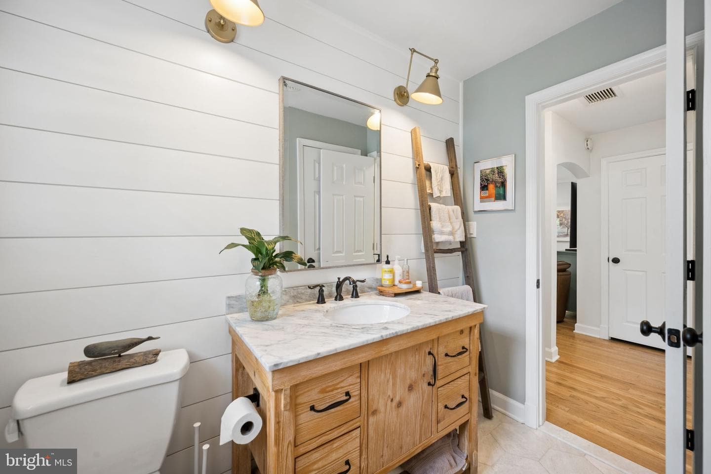 2015 Devere Lane photo 30