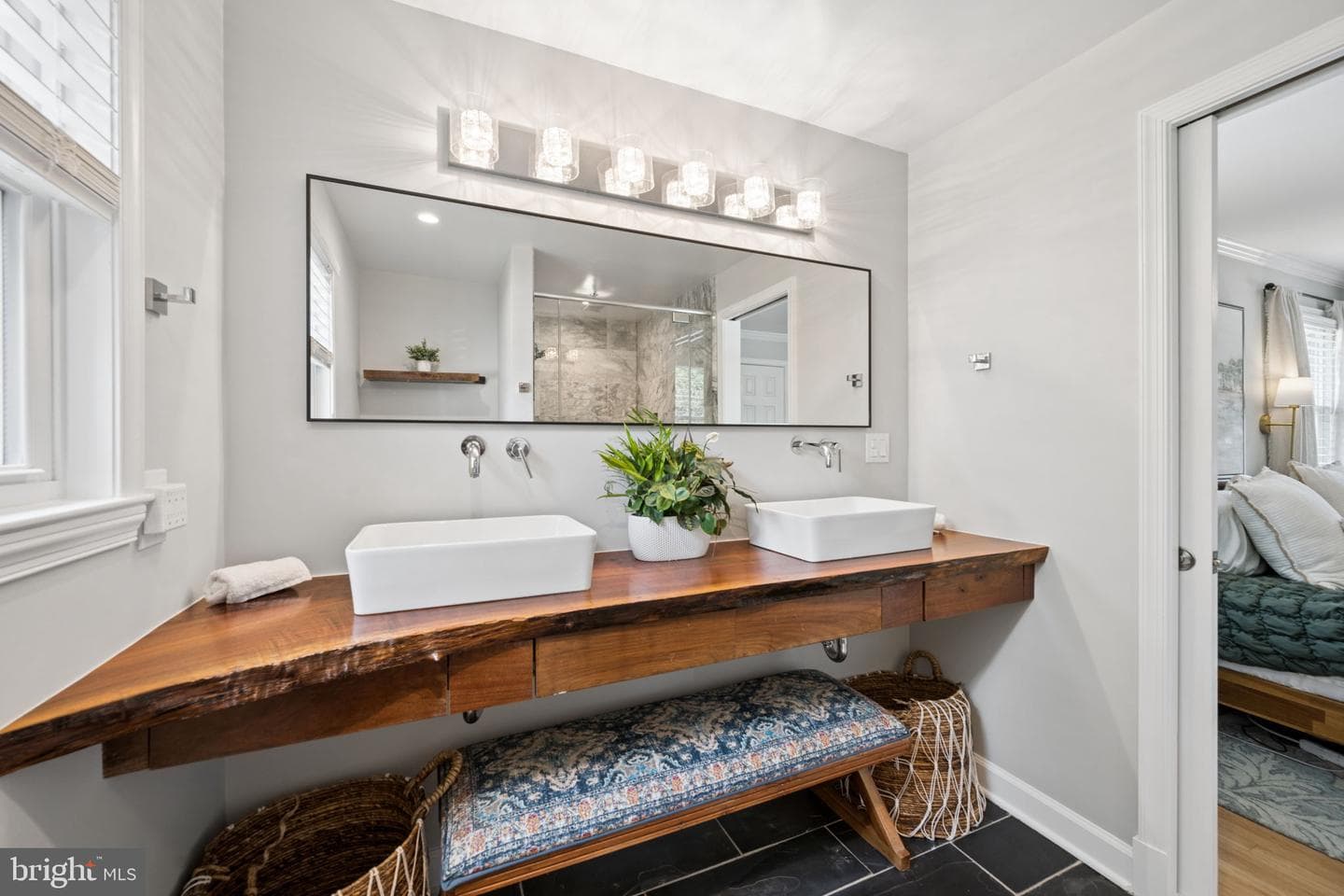 2015 Devere Lane photo 37