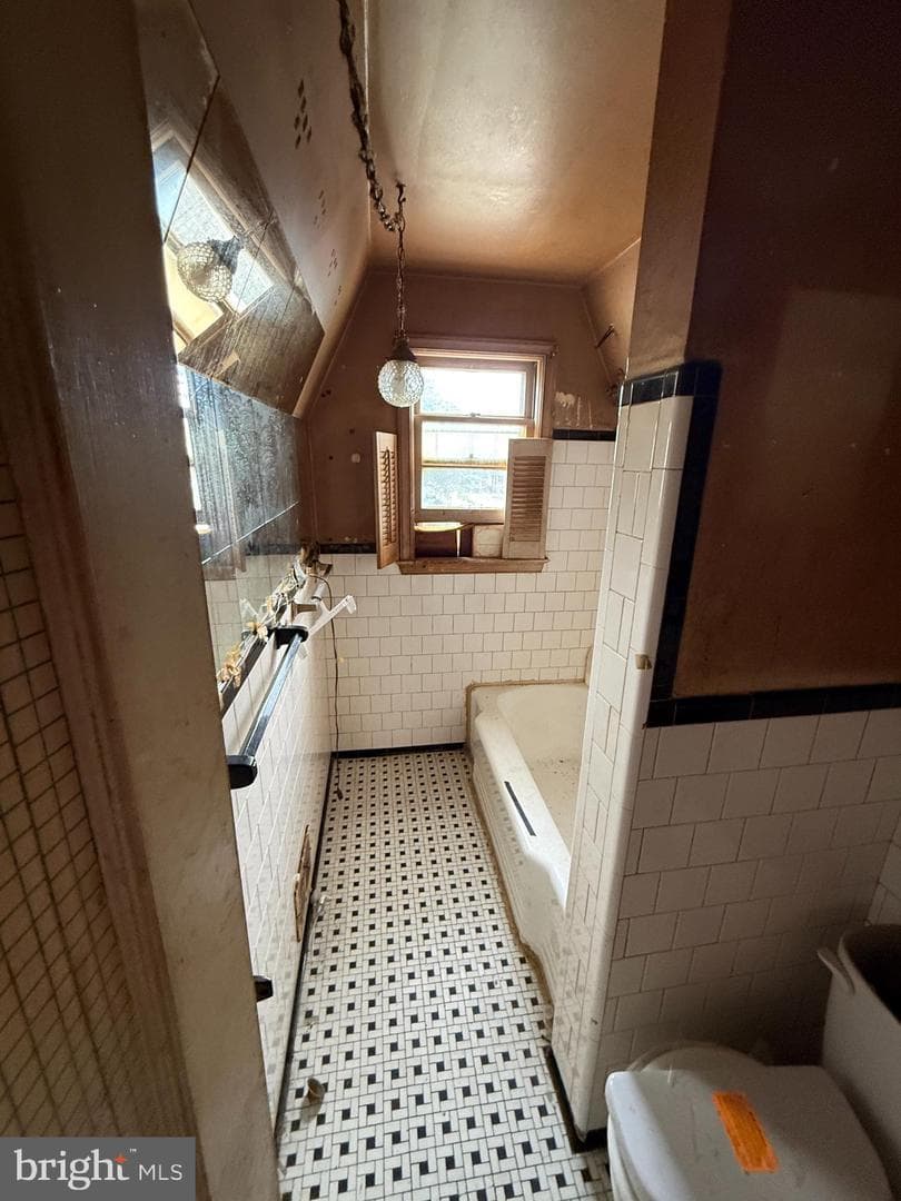 2100 Saint Lukes Lane photo 10