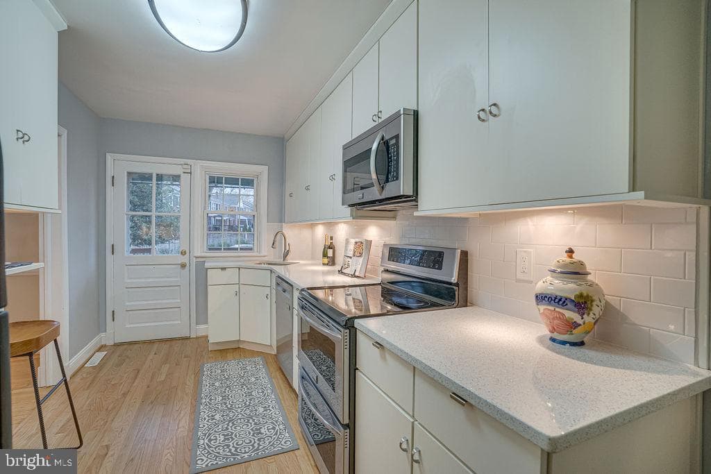 6471 Blenheim Road photo 19